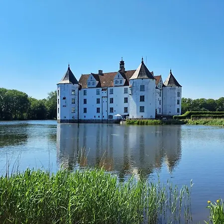 Atelierhaus Sandwig Holiday home Gluecksburg